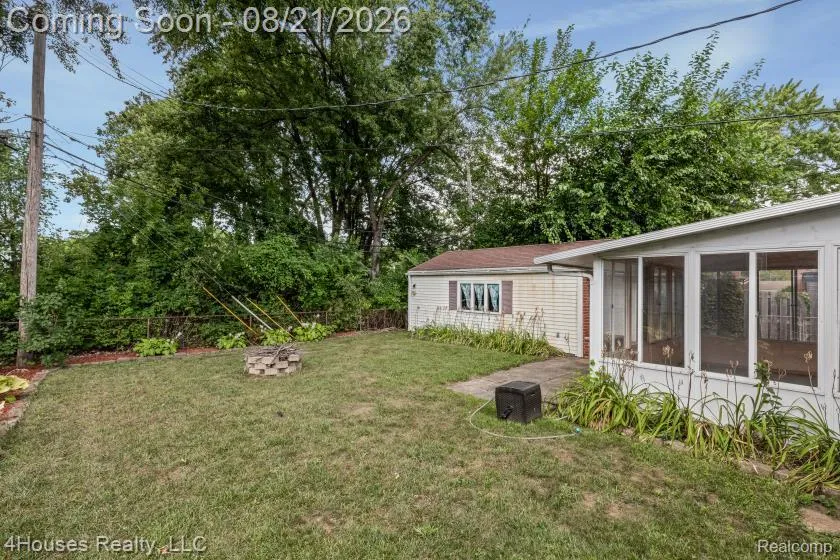 29039 Shirley Avenue Madison Heights City, MI 48071