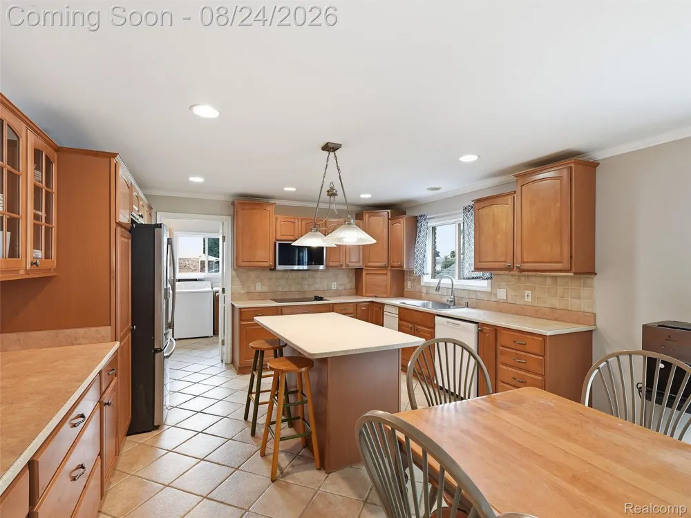 54266 Mound Road Shelby Charter Township, MI 48316