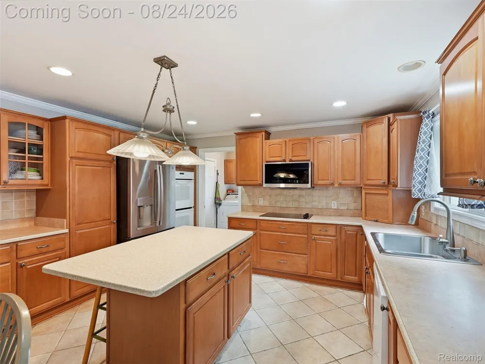 54266 Mound Road Shelby Charter Township, MI 48316