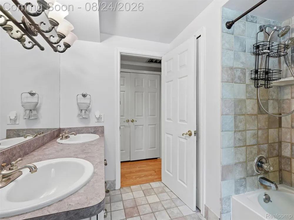 54266 Mound Road Shelby Charter Township, MI 48316