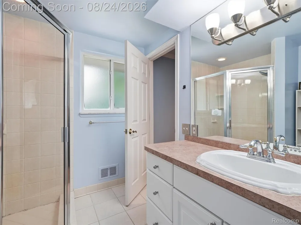 54266 Mound Road Shelby Charter Township, MI 48316