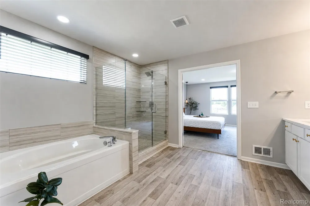 4146 Newgard Drive Orion Charter Township, MI 48359