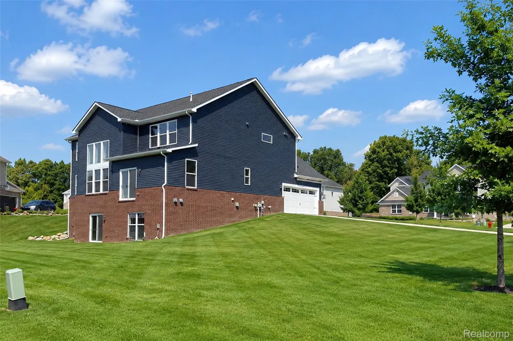 4146 Newgard Drive Orion Charter Township, MI 48359