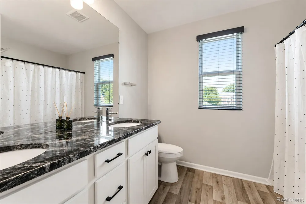 4146 Newgard Drive Orion Charter Township, MI 48359