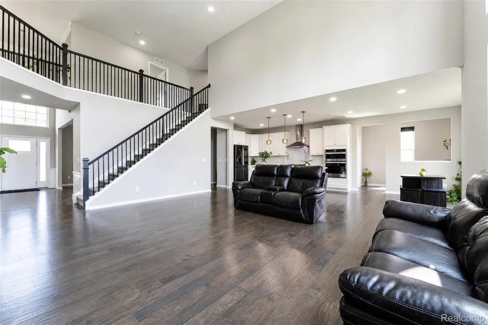 4146 Newgard Drive Orion Charter Township, MI 48359
