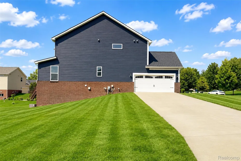 4146 Newgard Drive Orion Charter Township, MI 48359