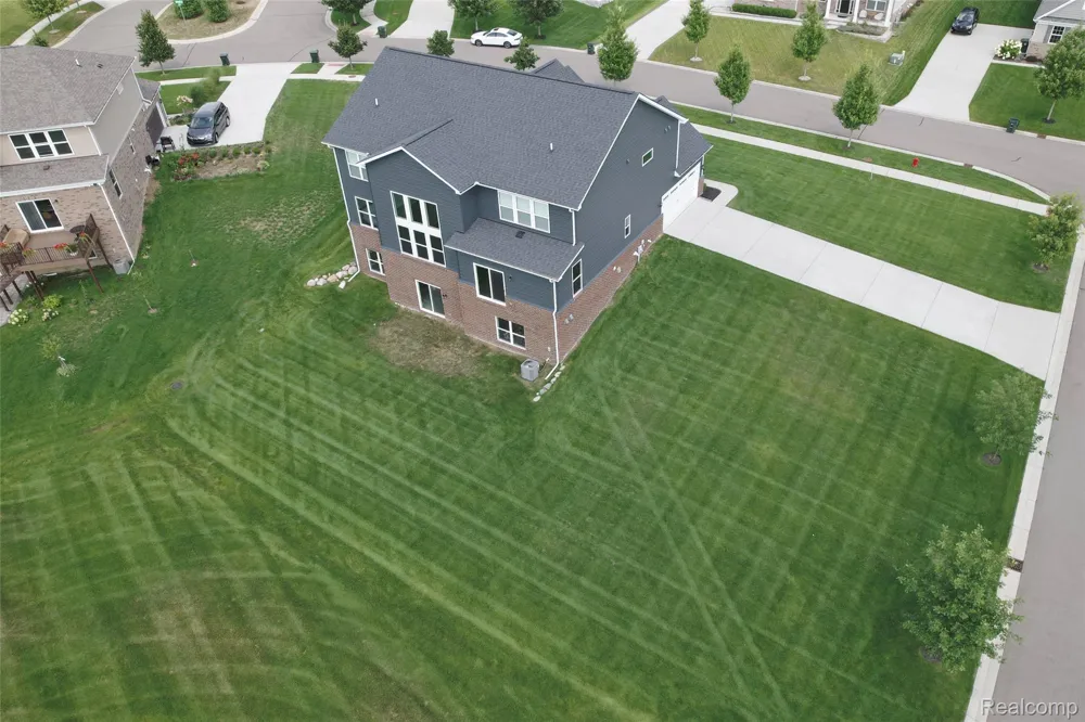 4146 Newgard Drive Orion Charter Township, MI 48359