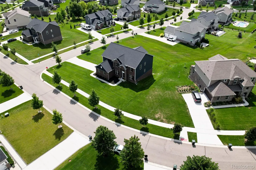 4146 Newgard Drive Orion Charter Township, MI 48359