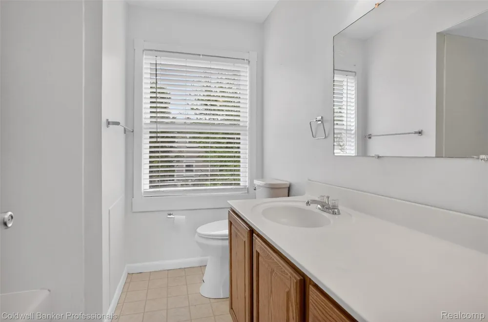 902 Little Hill Court Rochester Hills City, MI 48307