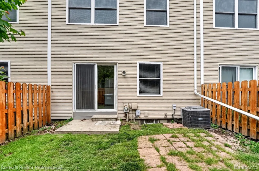 902 Little Hill Court Rochester Hills City, MI 48307