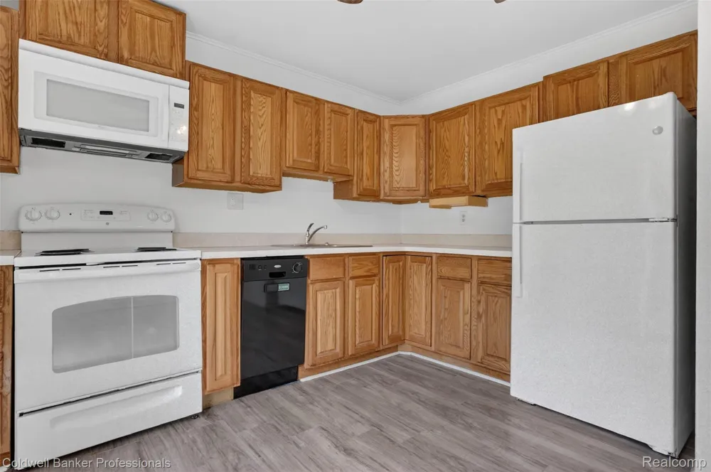 902 Little Hill Court Rochester Hills City, MI 48307