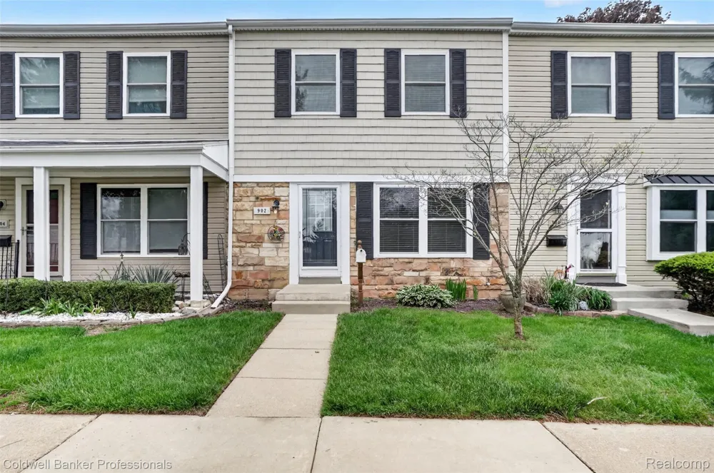 902 Little Hill Court Rochester Hills City, MI 48307