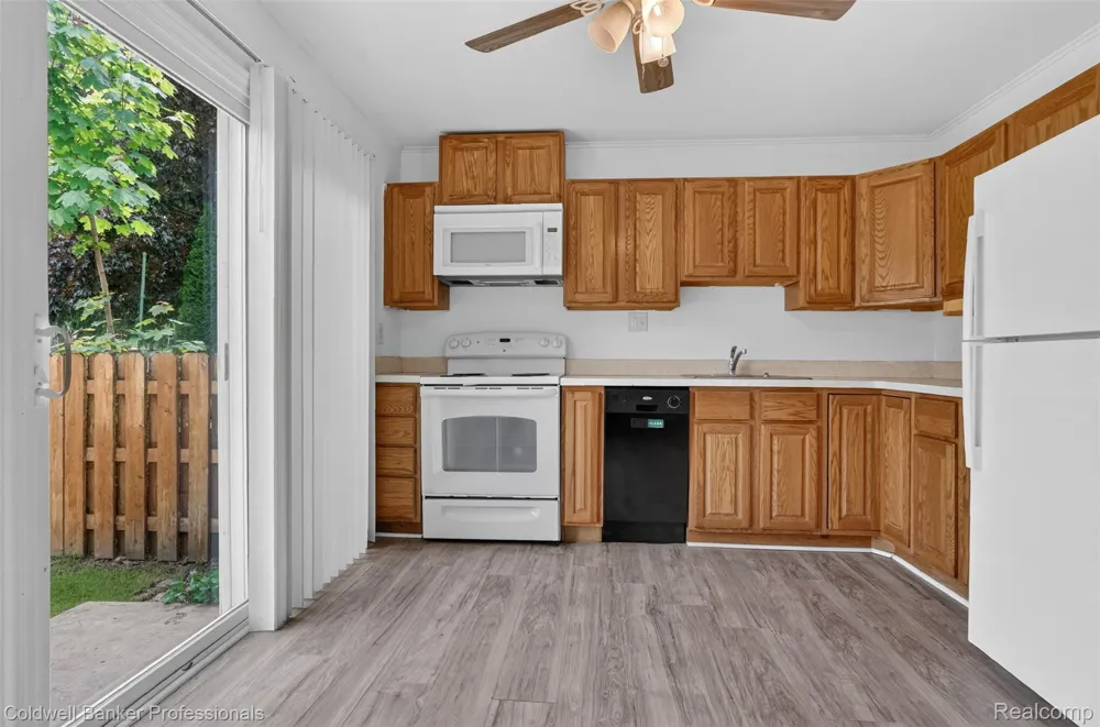 902 Little Hill Court Rochester Hills City, MI 48307