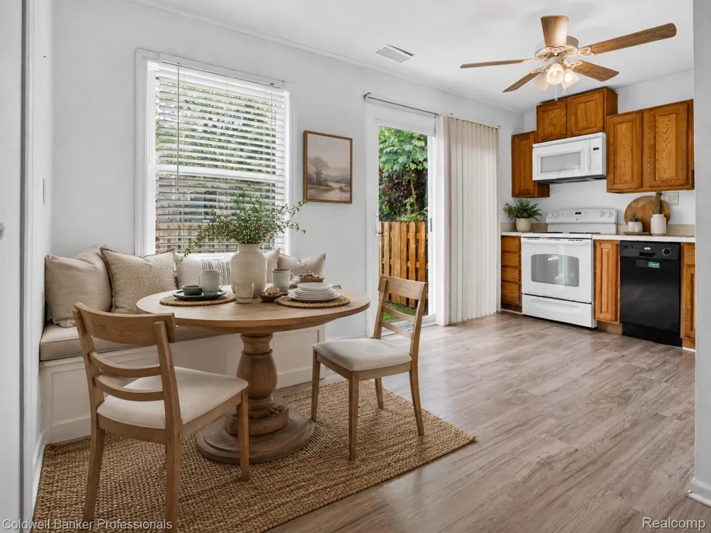 902 Little Hill Court Rochester Hills City, MI 48307