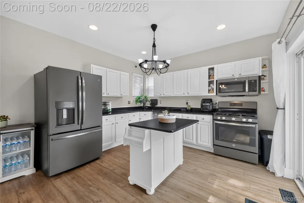 24345 Mary Street Taylor City, MI 48180