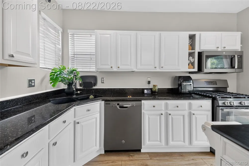 24345 Mary Street Taylor City, MI 48180