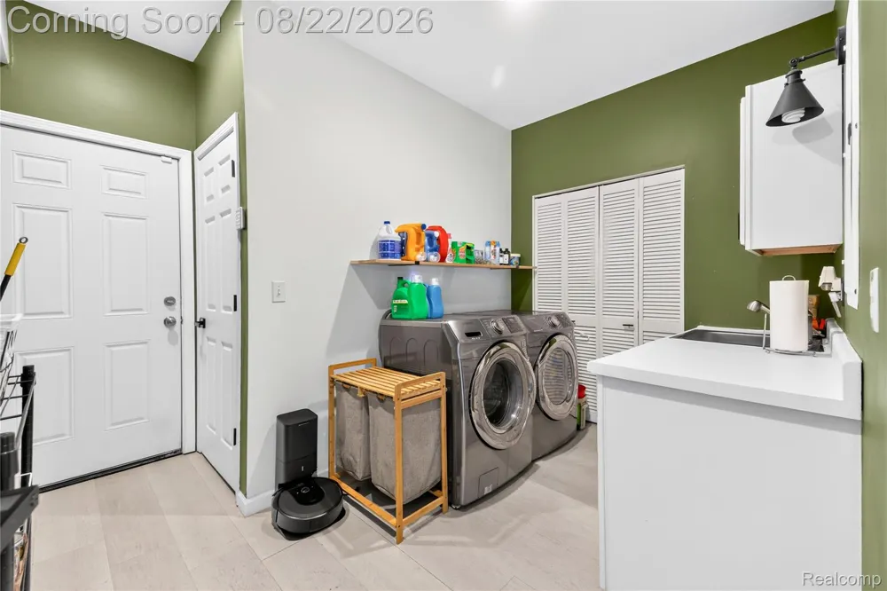 24345 Mary Street Taylor City, MI 48180