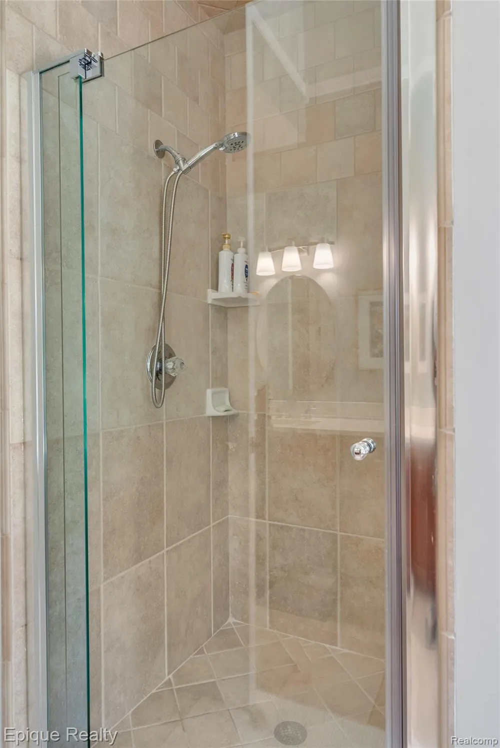 819 Pineridge Avenue Oxford Charter Township, MI 48371