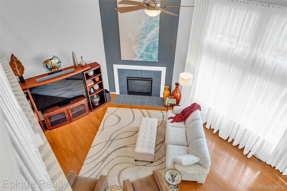 819 Pineridge Avenue Oxford Charter Township, MI 48371