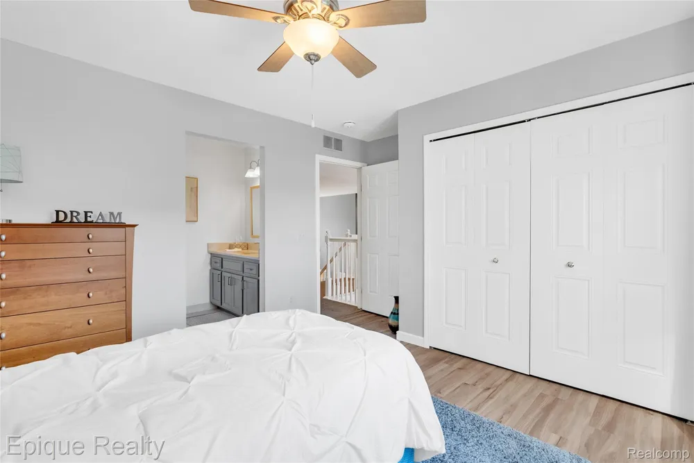 819 Pineridge Avenue Oxford Charter Township, MI 48371