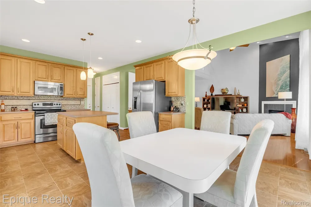 819 Pineridge Avenue Oxford Charter Township, MI 48371