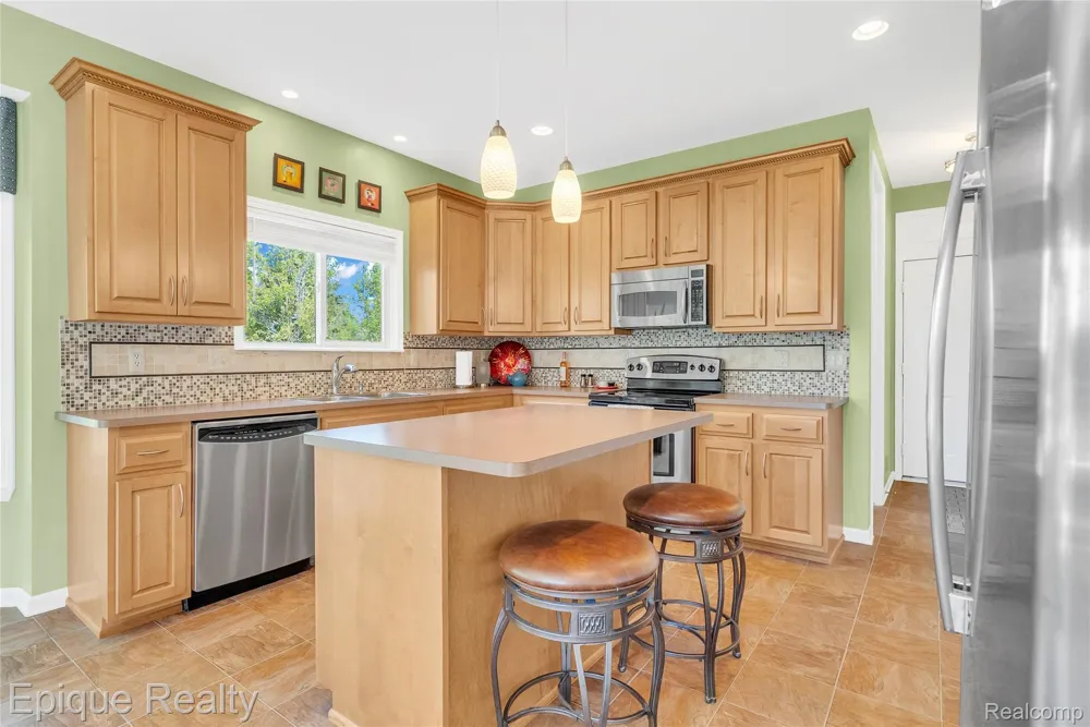 819 Pineridge Avenue Oxford Charter Township, MI 48371