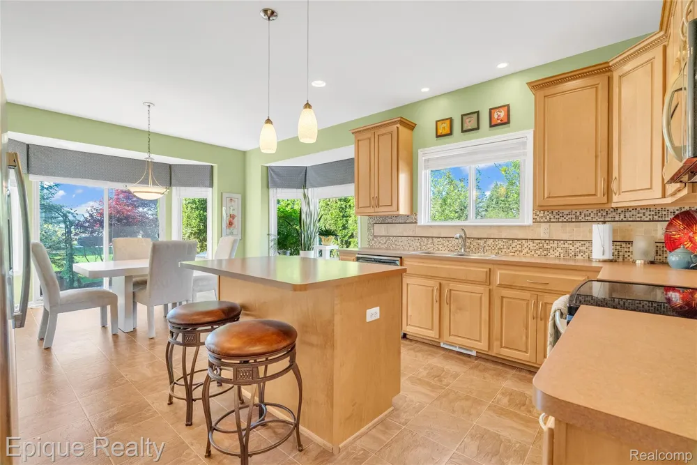 819 Pineridge Avenue Oxford Charter Township, MI 48371