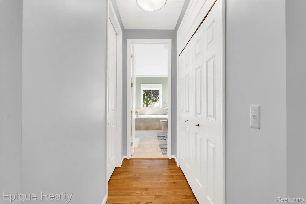 819 Pineridge Avenue Oxford Charter Township, MI 48371