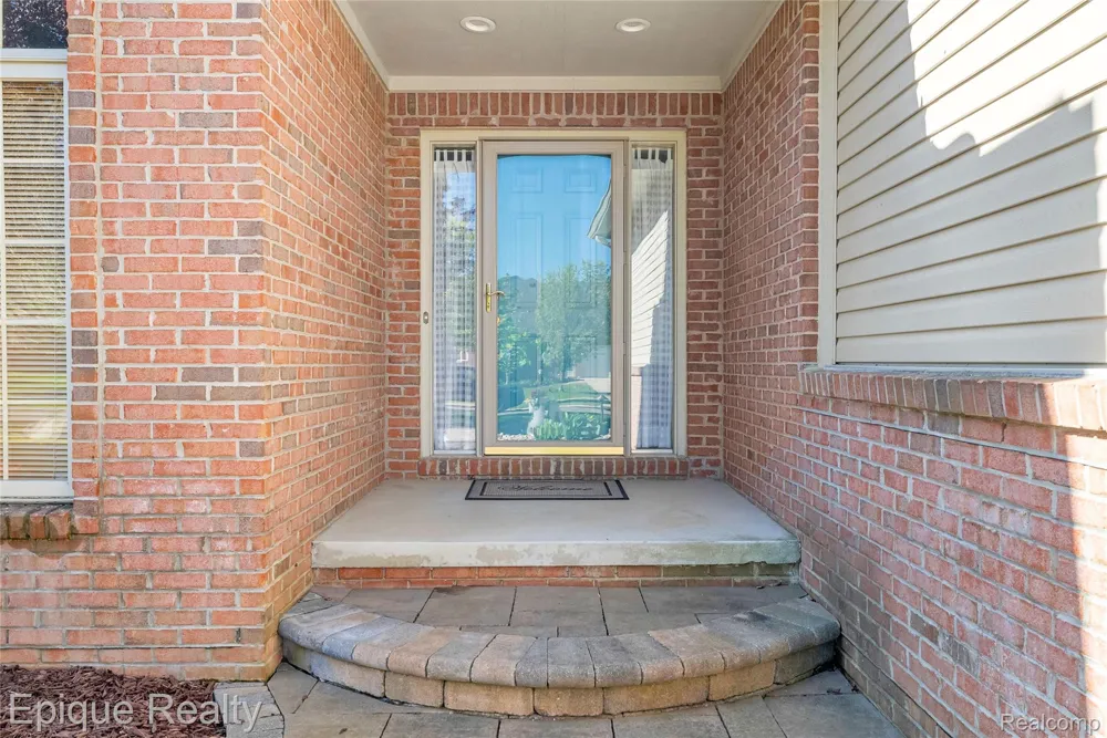 819 Pineridge Avenue Oxford Charter Township, MI 48371