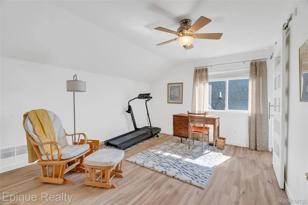 819 Pineridge Avenue Oxford Charter Township, MI 48371