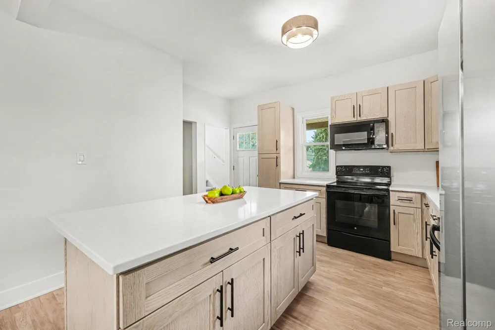 20834 Ardmore Park Drive St Clair Shores City, MI 48081
