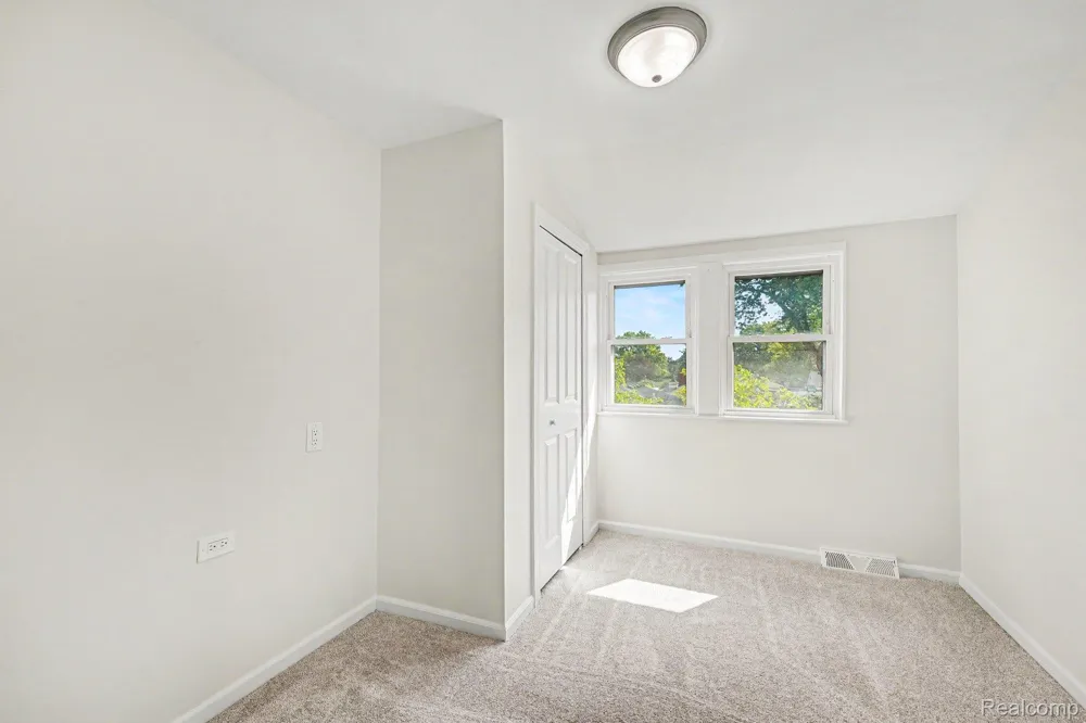 20834 Ardmore Park Drive St Clair Shores City, MI 48081
