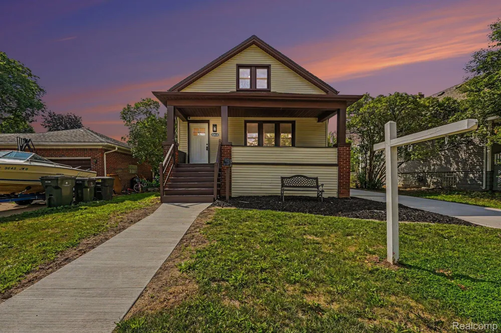 20834 Ardmore Park Drive St Clair Shores City, MI 48081