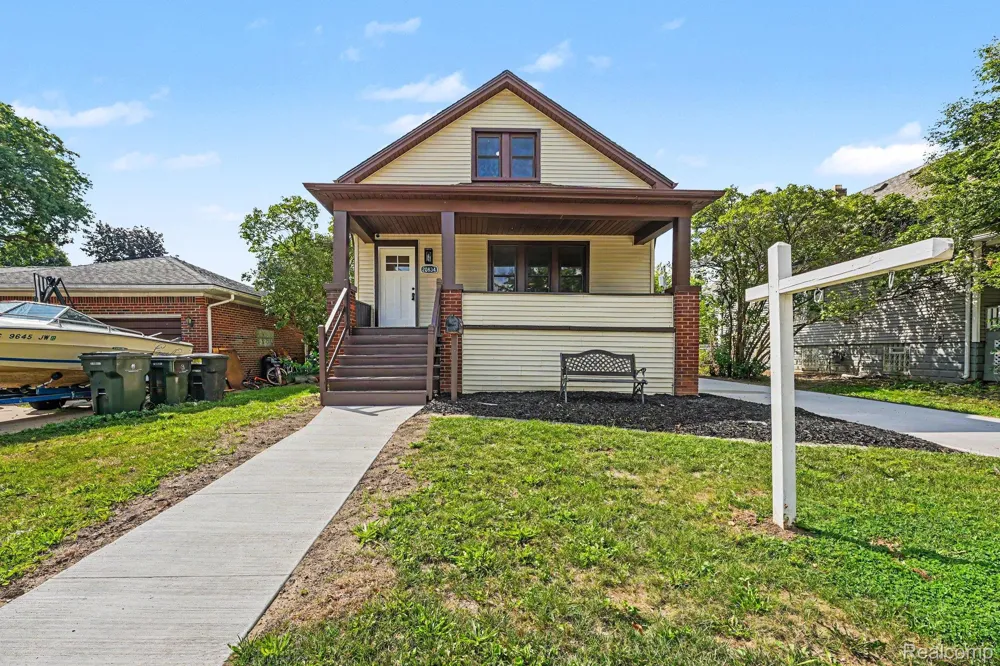20834 Ardmore Park Drive St Clair Shores City, MI 48081
