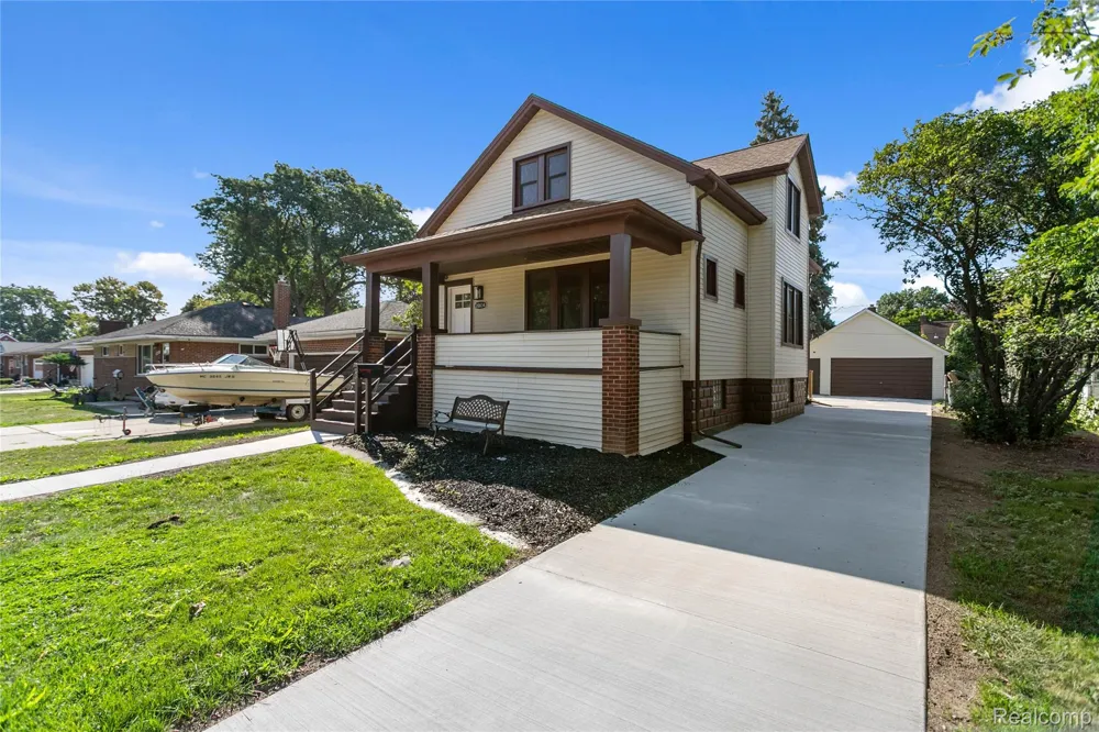 20834 Ardmore Park Drive St Clair Shores City, MI 48081