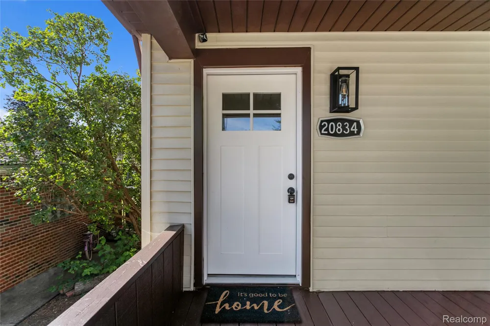 20834 Ardmore Park Drive St Clair Shores City, MI 48081