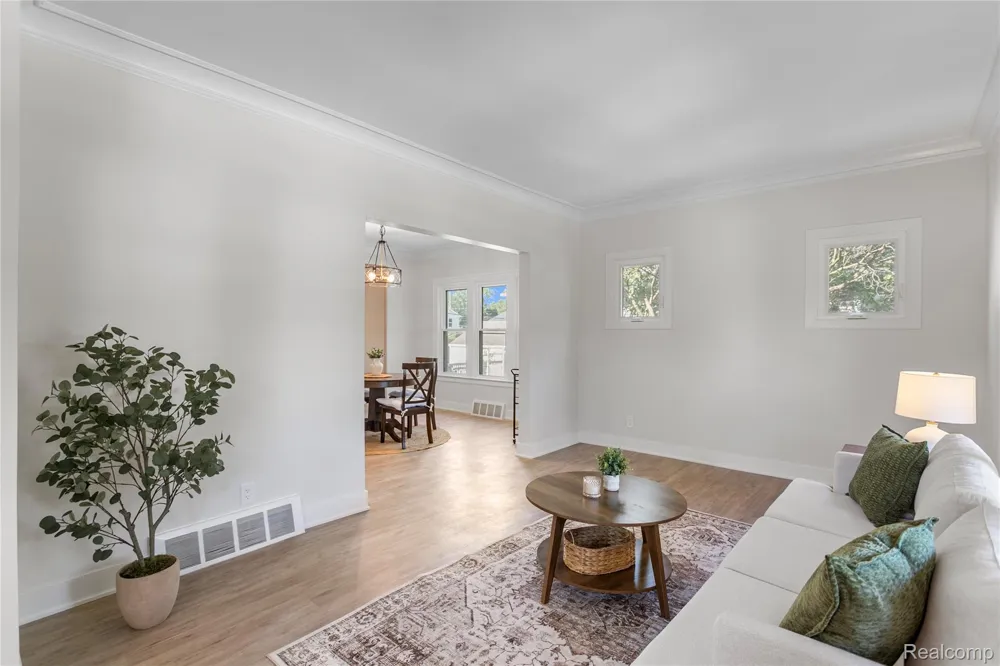 20834 Ardmore Park Drive St Clair Shores City, MI 48081