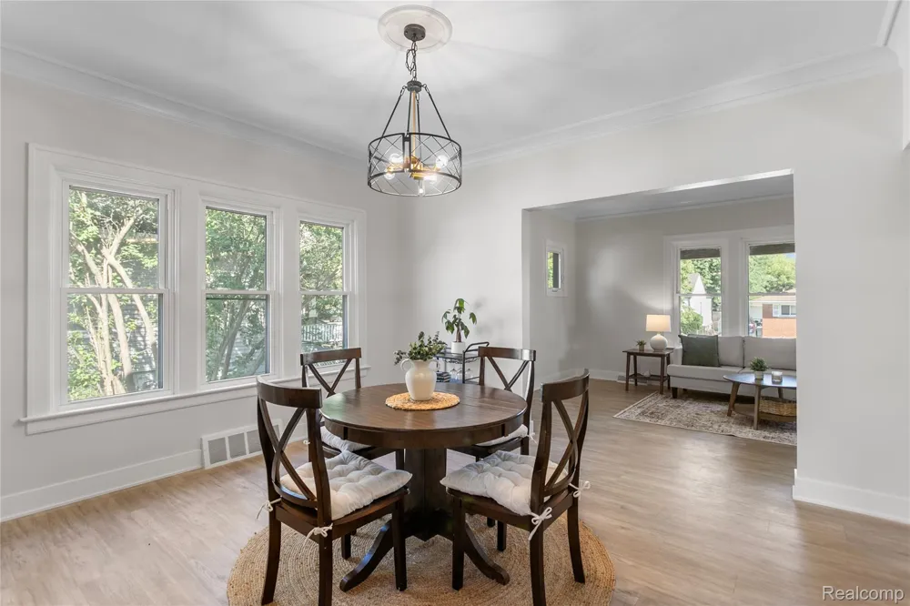 20834 Ardmore Park Drive St Clair Shores City, MI 48081