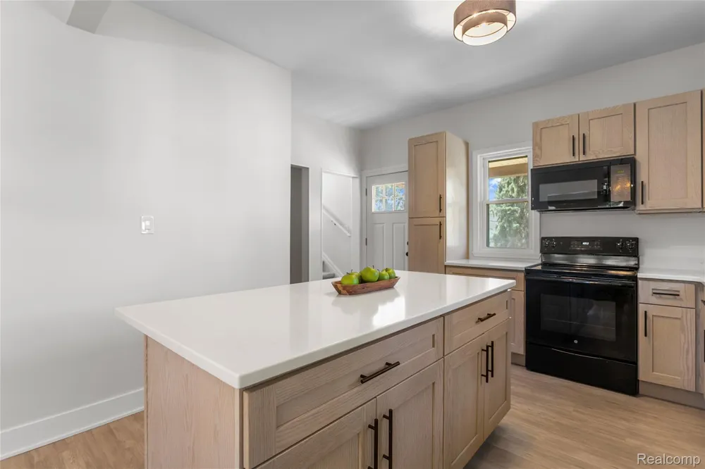 20834 Ardmore Park Drive St Clair Shores City, MI 48081
