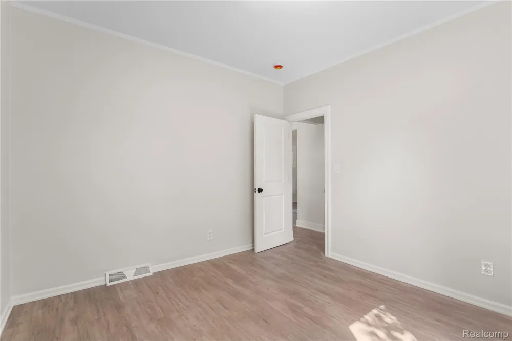20834 Ardmore Park Drive St Clair Shores City, MI 48081