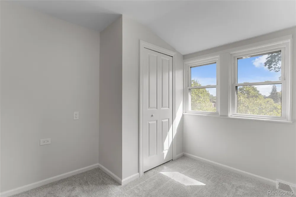 20834 Ardmore Park Drive St Clair Shores City, MI 48081