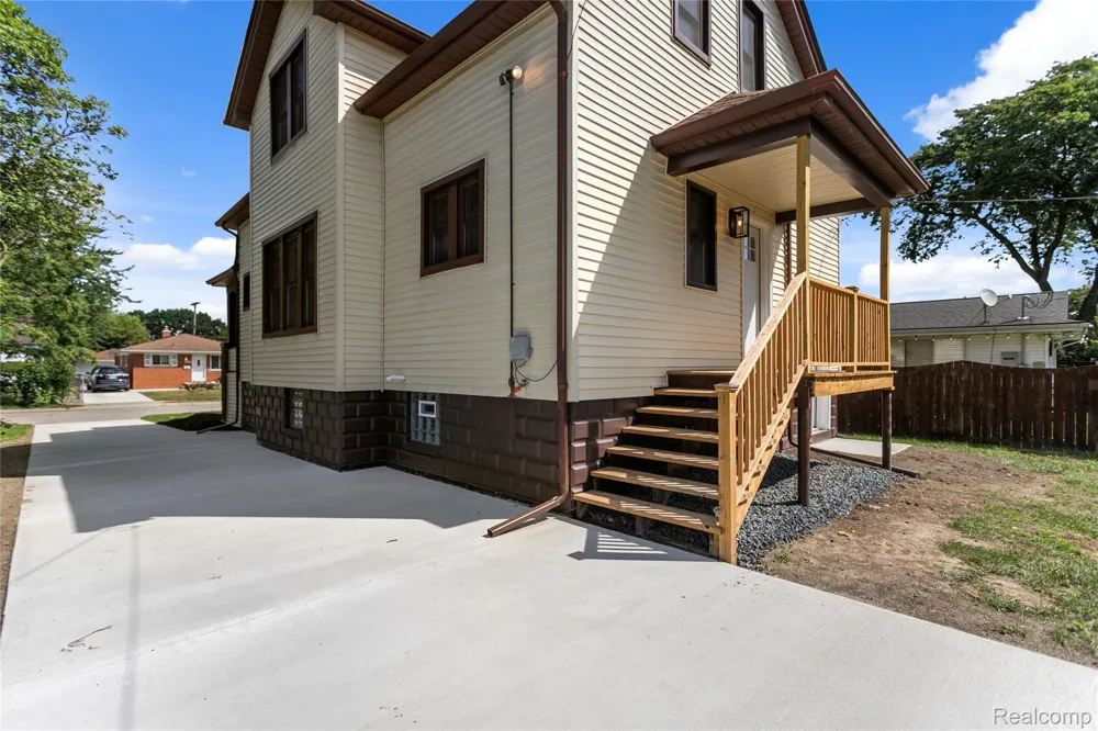 20834 Ardmore Park Drive St Clair Shores City, MI 48081