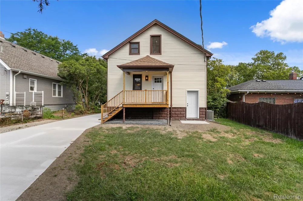 20834 Ardmore Park Drive St Clair Shores City, MI 48081