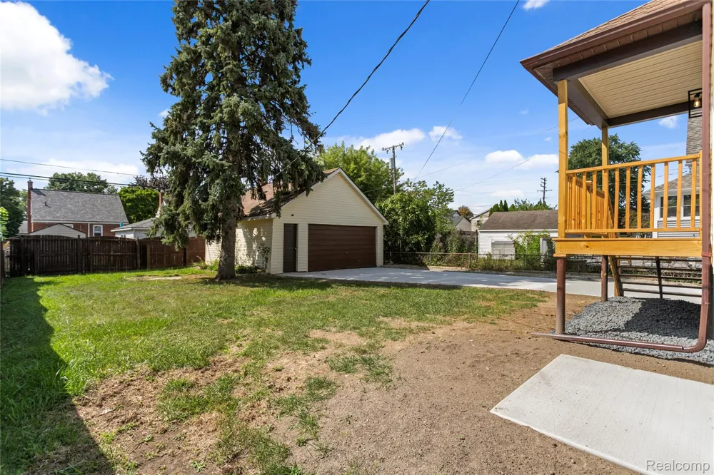 20834 Ardmore Park Drive St Clair Shores City, MI 48081