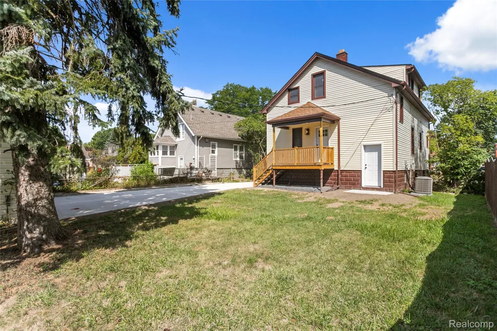 20834 Ardmore Park Drive St Clair Shores City, MI 48081