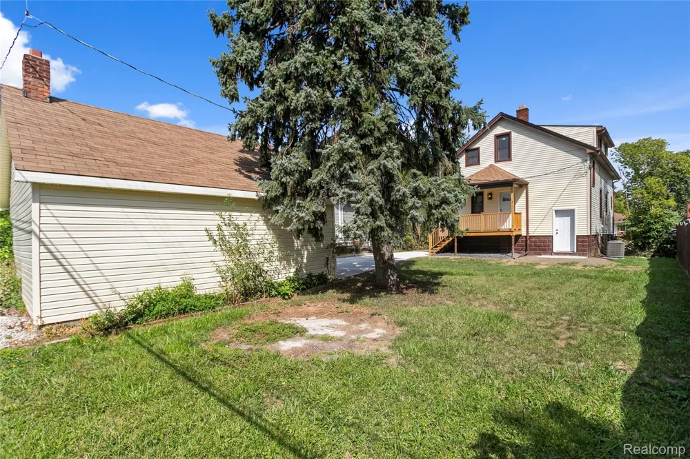 20834 Ardmore Park Drive St Clair Shores City, MI 48081