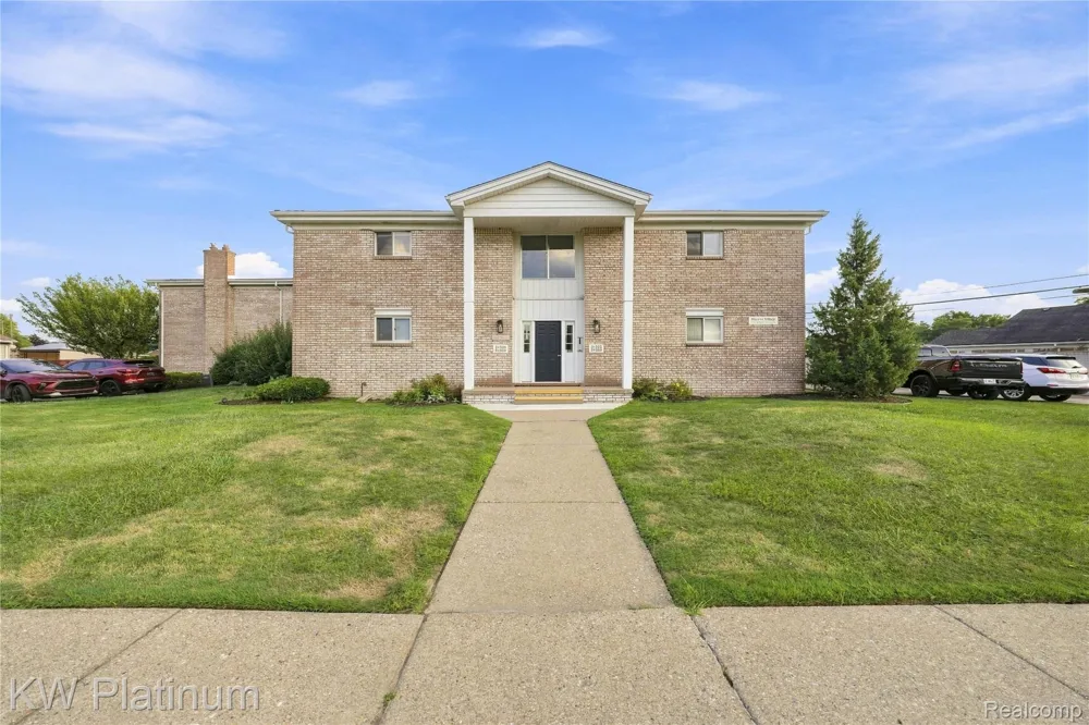 21542 Saint Gertrude Street #6 St Clair Shores City, MI 48081