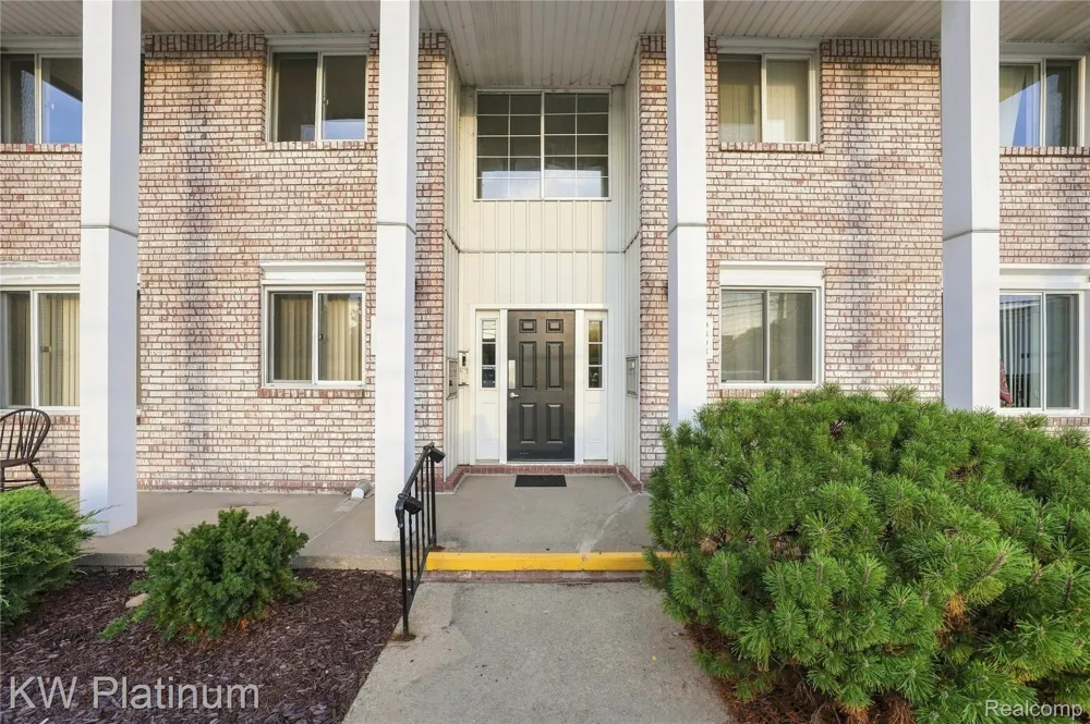 21542 Saint Gertrude Street #6 St Clair Shores City, MI 48081