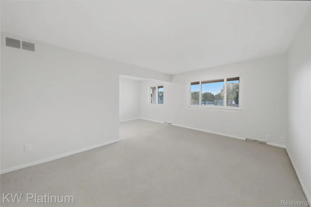 21542 Saint Gertrude Street #6 St Clair Shores City, MI 48081