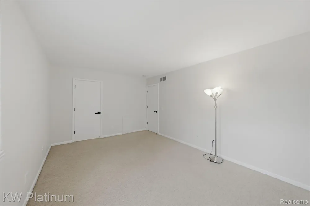 21542 Saint Gertrude Street #6 St Clair Shores City, MI 48081